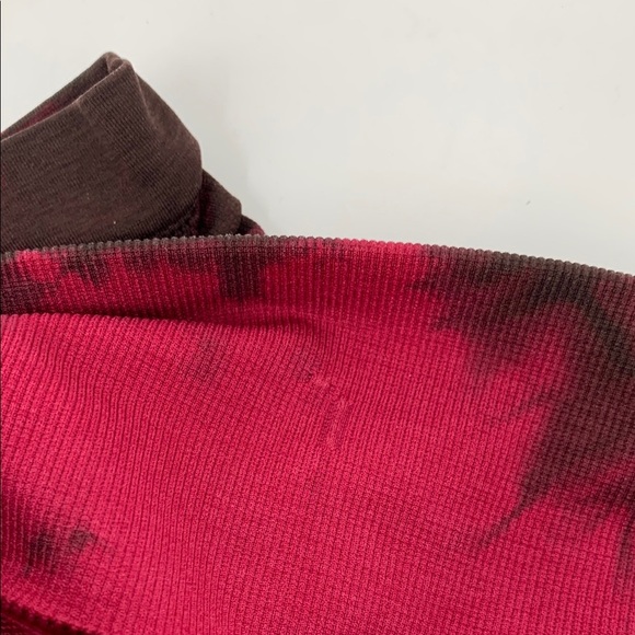 Lululemon In the Flow cropped compression leggings red black tie dye ruching 4 - Picture 5 of 5